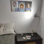 90's House
