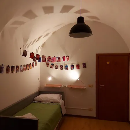 90's House