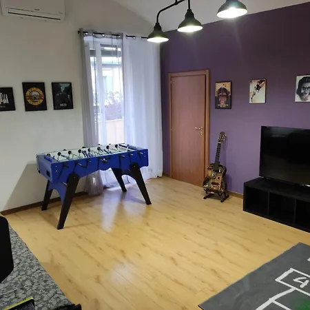 90's House *
