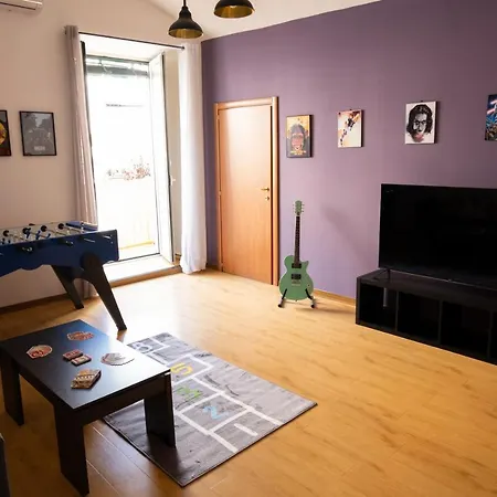 90's House *